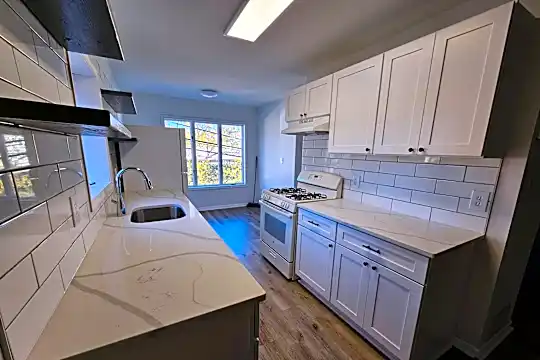 16 E Front St #3 Photo 1