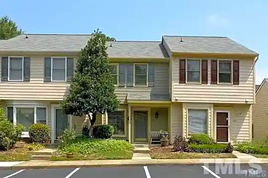 230 St Andrews Ln Photo 1