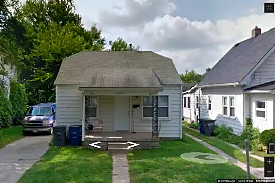 1819 Stahlwood Ave Photo 1