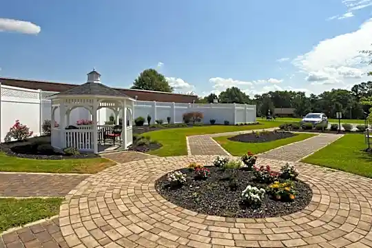 Commonwealth Senior Living at Farnham Photo 1