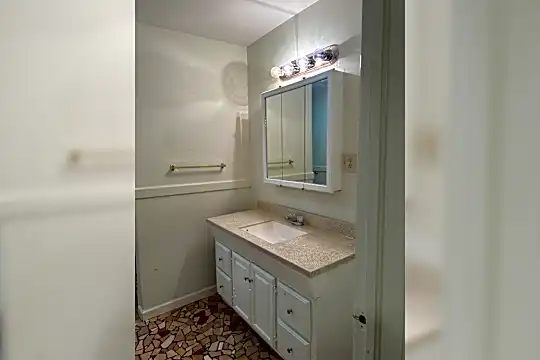 1418 Lynn Street, Unit 14 Photo 1