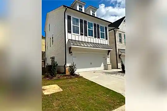1250 Winterhaven Dr Photo 1