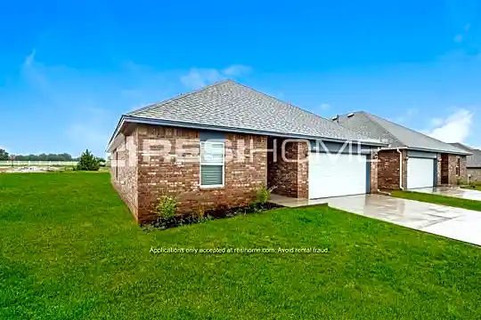 990 Elowyn Street #A Photo 2