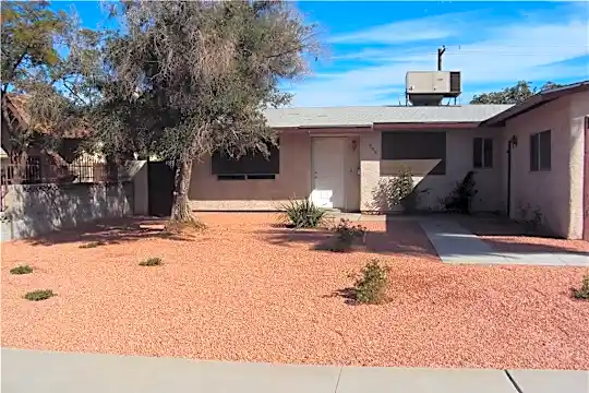 609 Carpenter Dr Photo 1