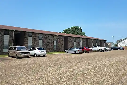 Brook Hollow Apartments Photo 1