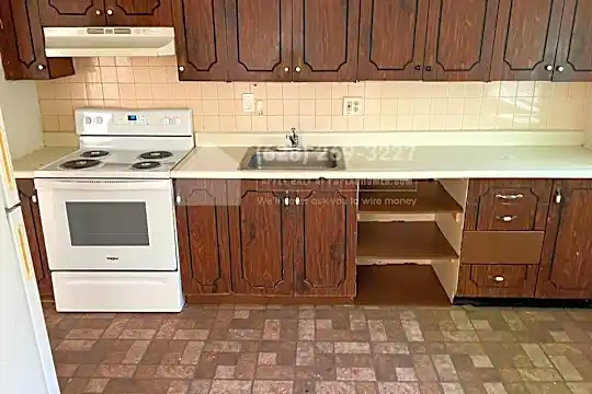 115 Roderick Dr Photo 2
