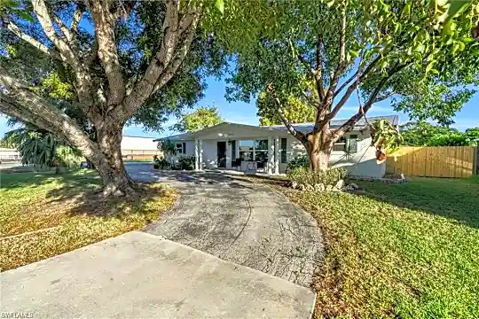 3131 Calusa Ave Photo 1