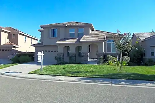 3048 Grasmere Cir Photo 2