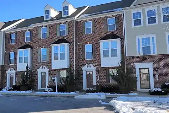505 Edelen Station Pl Photo 2