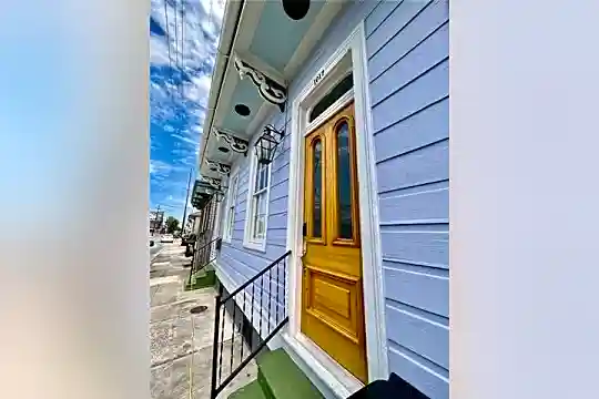 1017 Port St Photo 2