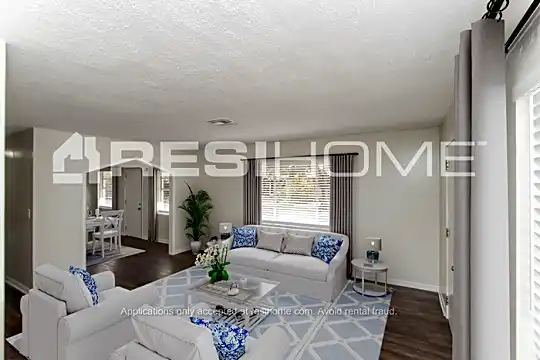 2255 Pelham Street Photo 2