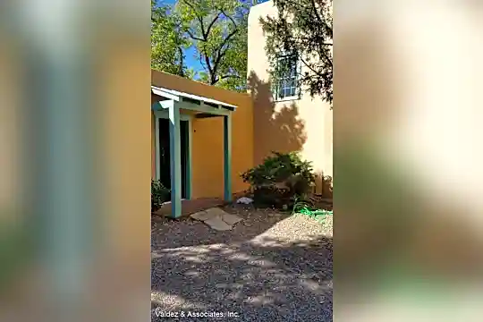 424 Abeyta St Photo 2