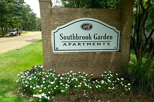 Southbrook Gardens Apartments Photo 2