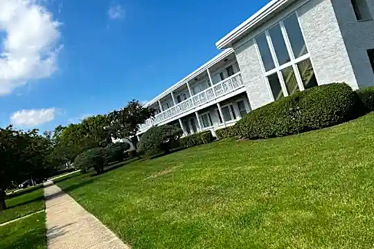 103 S Villa Ave Photo 1