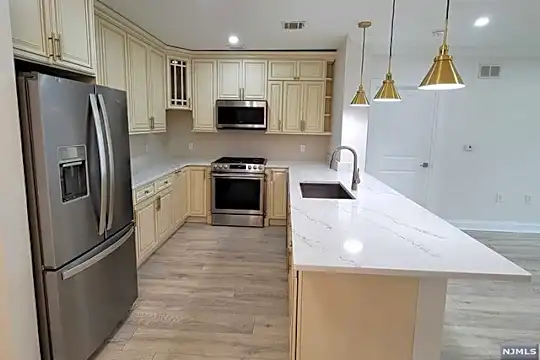 54 Polifly Rd #204 Photo 2