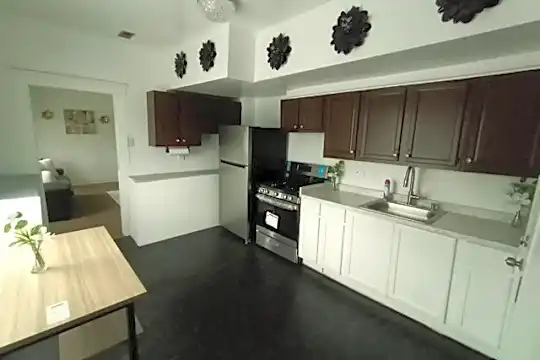 4855 Concord Ave Photo 2