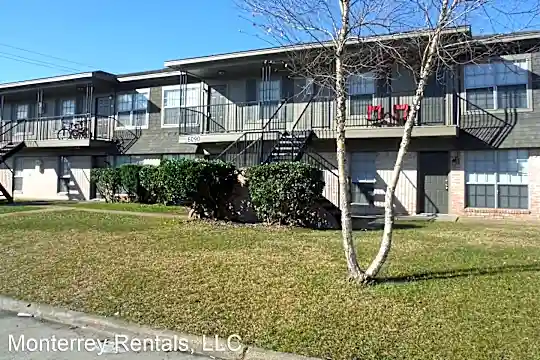 6090 Alpine Cir Photo 1