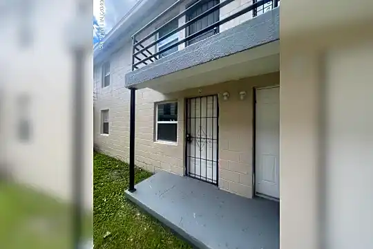 1330 Barnett St #2 Photo 1