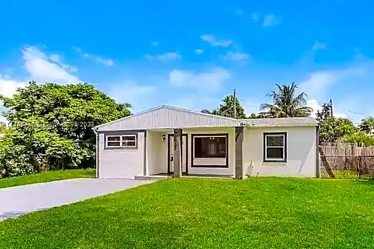 5264 NW 5th Ave Photo 2