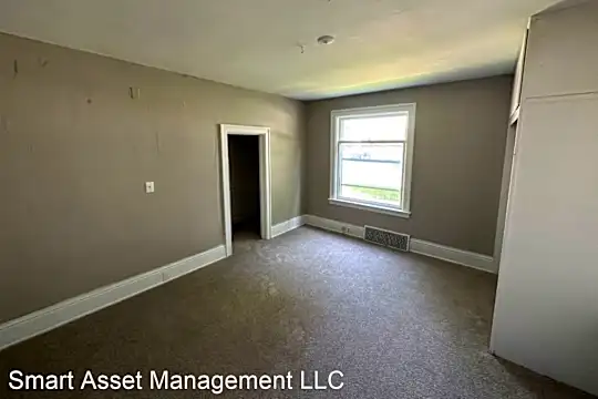 727 Kentucky Ave Photo 2