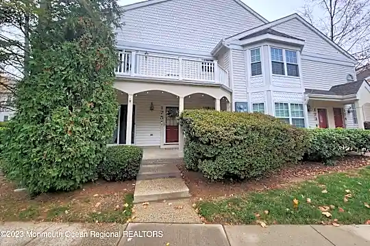 175 Tulip Ln Photo 1