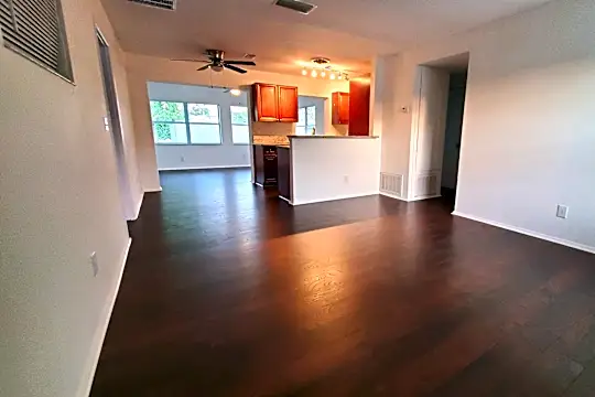1721 Moselle Ave Photo 2