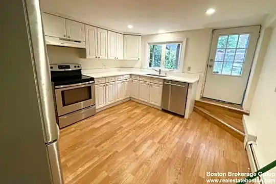 26 Greenwich St Photo 1