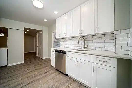 1708 Highland Ave Photo 2