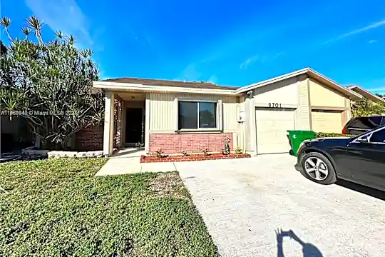 9701 W Daffodil Ln #9701 Photo 2