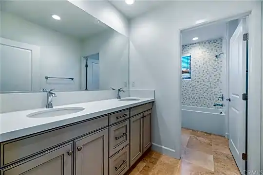 Shared Full Bathroom copy.jpg
