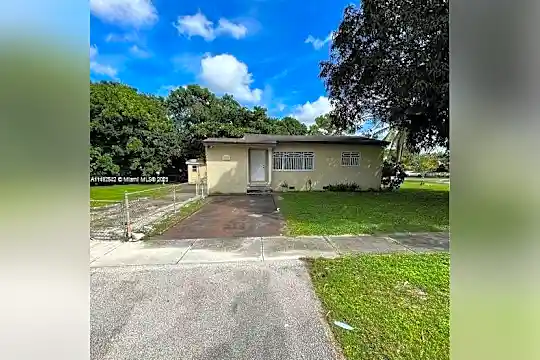 12825 NW 13th Ave #0 Photo 2