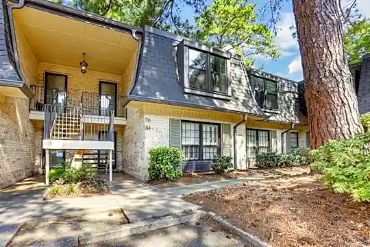 116 Woodmere Square NW Photo 2