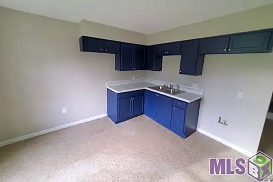 2922 Canonicus St Photo 1