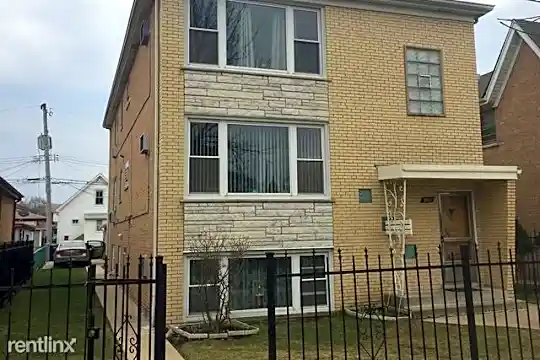 5345 W Foster Ave Photo 1
