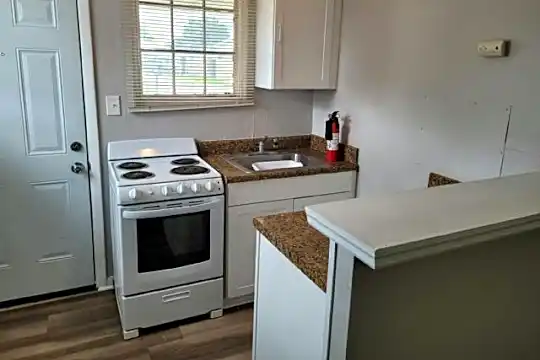 10545 Seminole Blvd #6 APT06 Photo 1