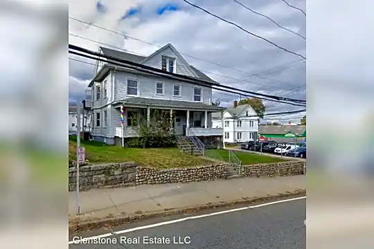 875 - 877 Bank Street Photo 2