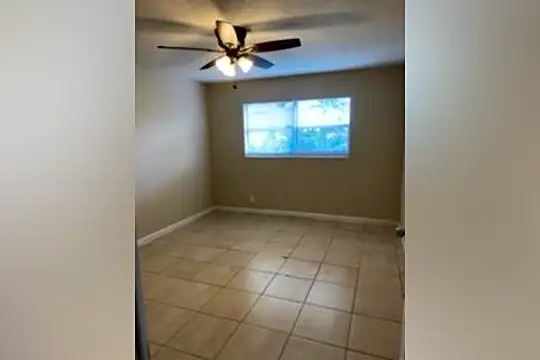 124 Yacht Club Dr #8 Photo 1