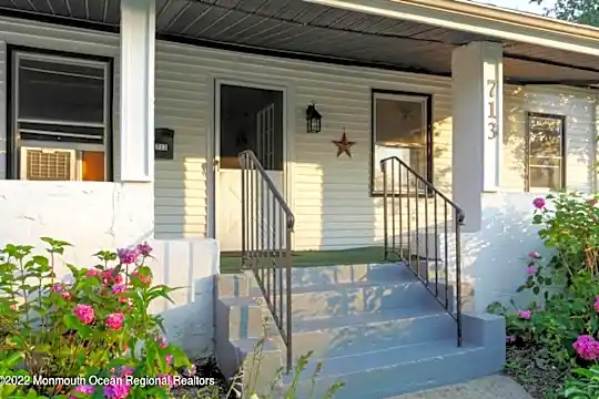 713 18th Ave Photo 1