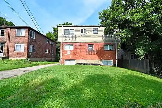 6305 Englewood Ave Photo 1