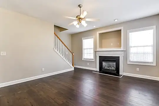 4324 Bay Rum Lane Photo 2