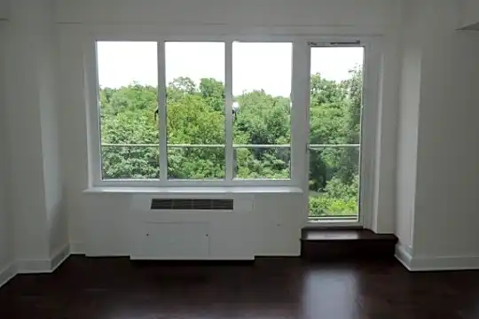 40 Central Park S #6C Photo 1