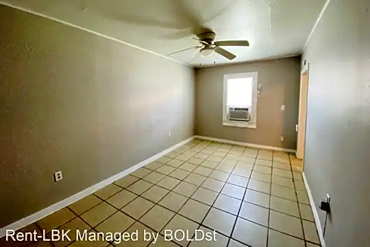 2623 26th Street Photo 2