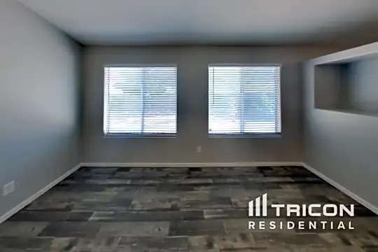 850 Coach House Road Photo 2