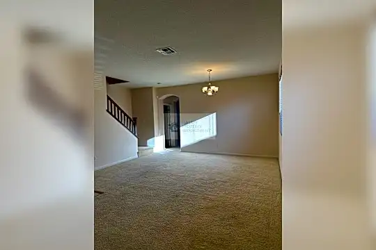 4402 Tiamo Way Photo 2