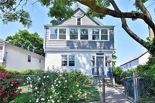 113 Wallace St #2 Photo 1