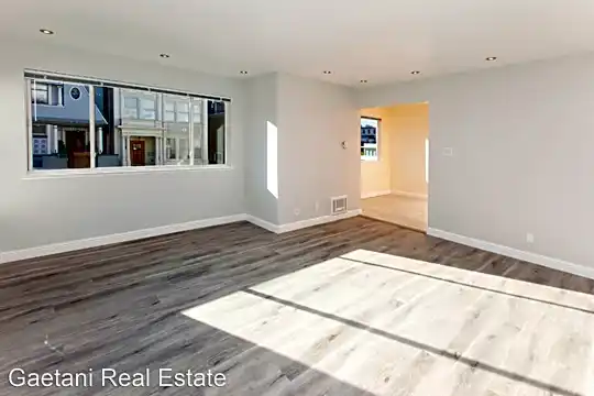 2266 Washington St Photo 1