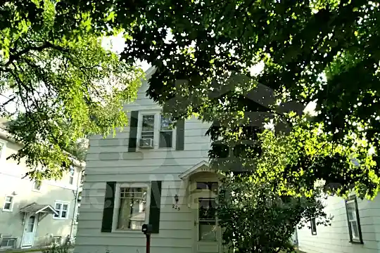 225 15th Ave N Photo 2