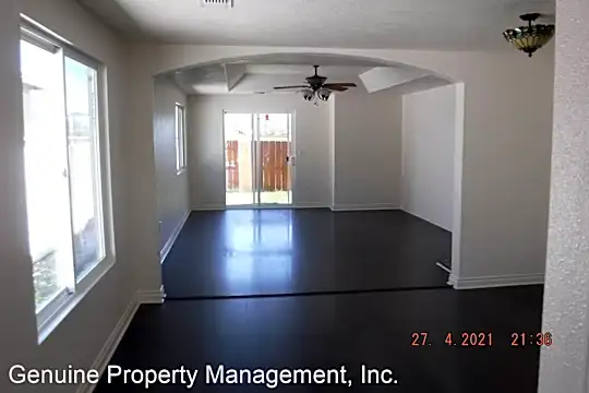 420 Canyon Way Photo 2