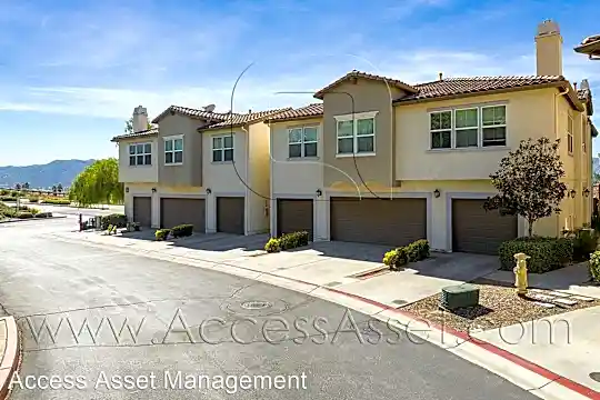 15325 Oak Tree Dr Photo 1