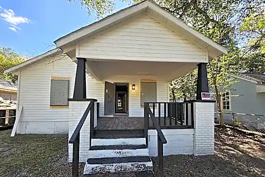 2334 Garden Dr Photo 1